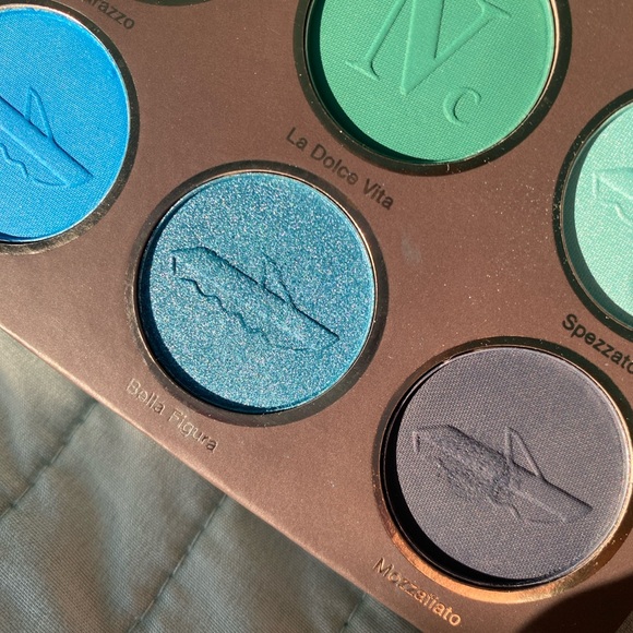 NOMAD Cosmetics Lake Como eyeshadow palette - Picture 9 of 10